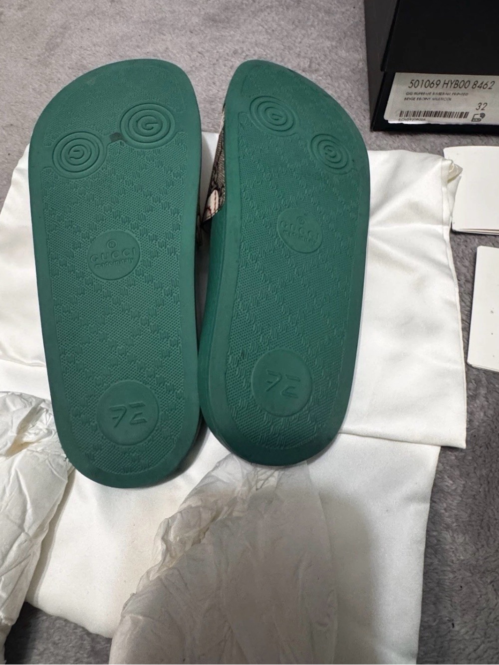 Gucci Toddlers' GG Supreme Baseball Slides Size 1 Kids Sandals - Picture 6 of 6